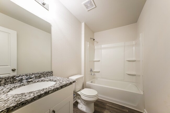 Building Photo - 15645 Briar Forest Dr