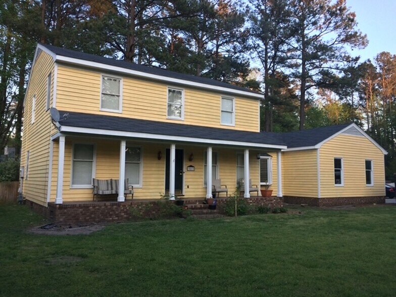 Building Photo - 3813 Mansfield Dr
