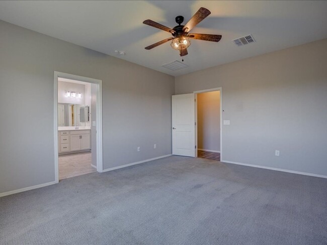 Building Photo - 14266 E Hub Dr