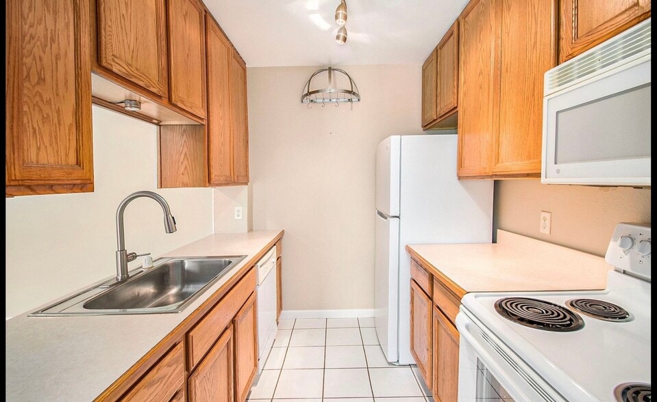 Building Photo - 4348 Norman Dr SE