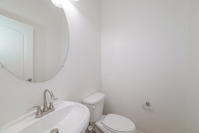 Building Photo - 4210 S Mariposa Dr