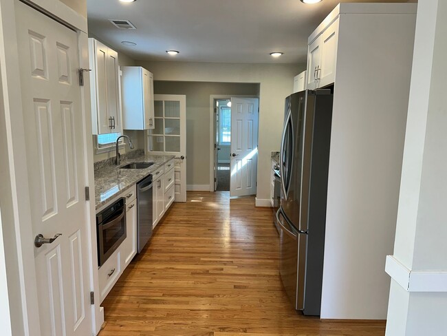Building Photo - COMING SOON IN ROSEWOOD