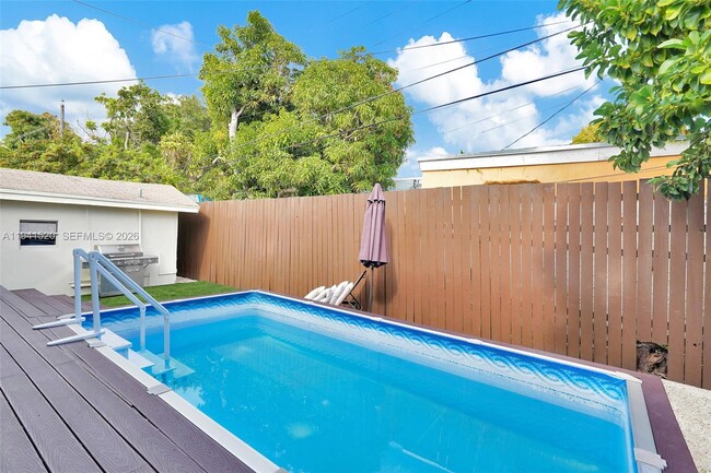 Building Photo - 37 NW 47th St