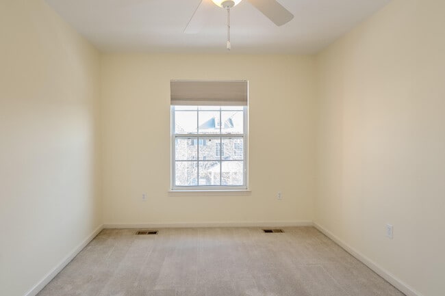 Building Photo - 6225 Brant Ln