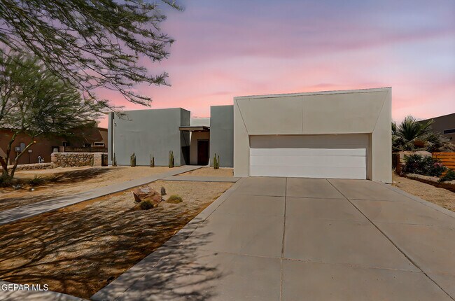 Building Photo - 5708 Valley Laurel St