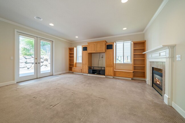 Building Photo - 10657 SW Adele Dr