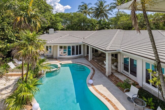 Building Photo - 3301 NE 16th St