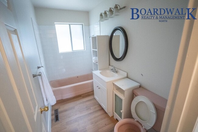 Building Photo - Newly updated 3 Bedroom home in Layton
