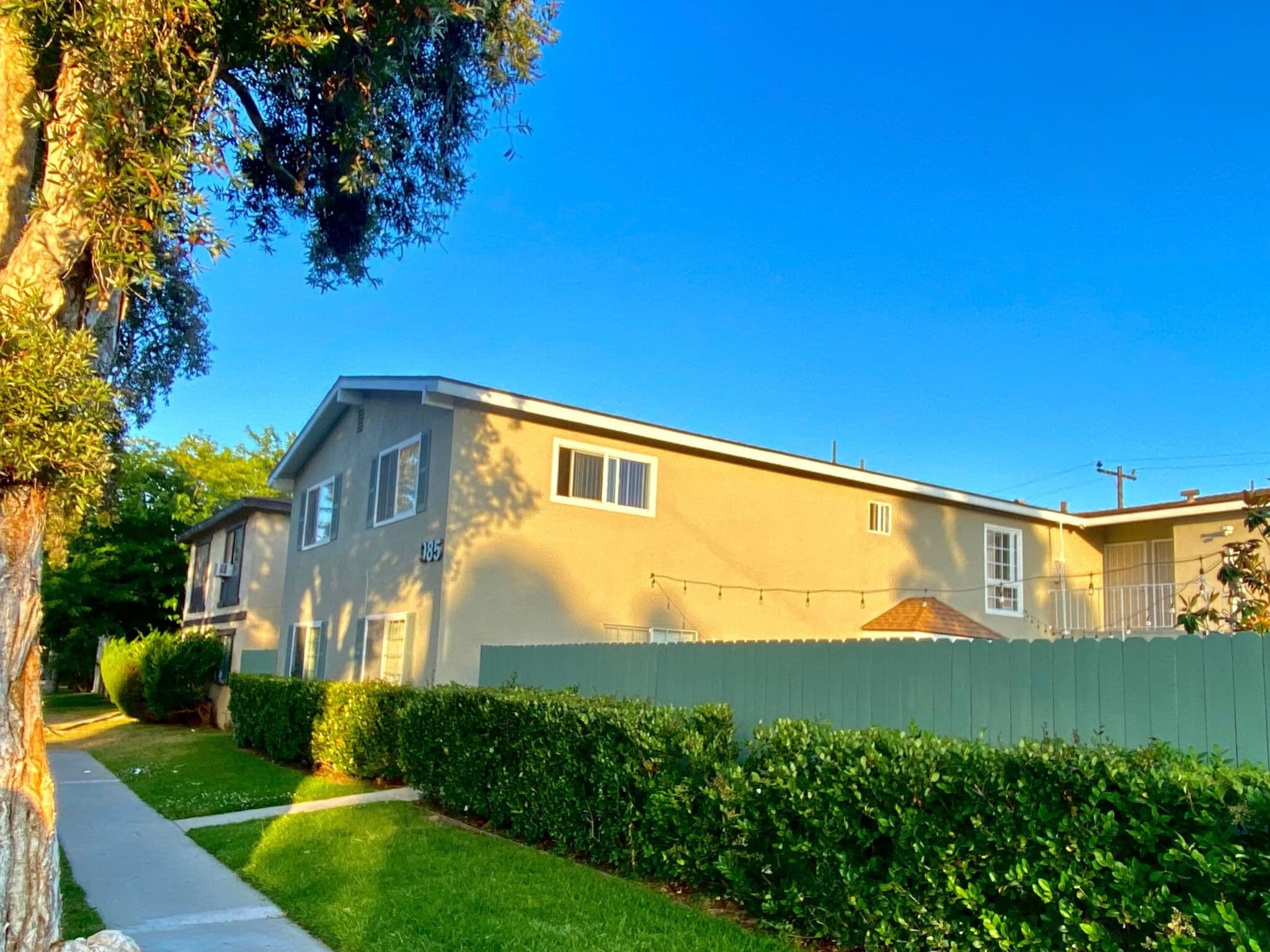 Building Photo - 985 Valencia St