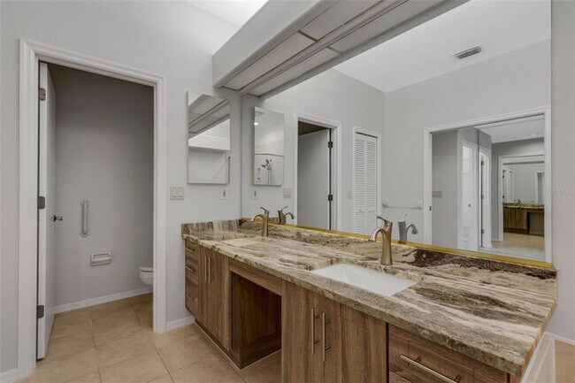 Building Photo - 4044 Penshurst Park