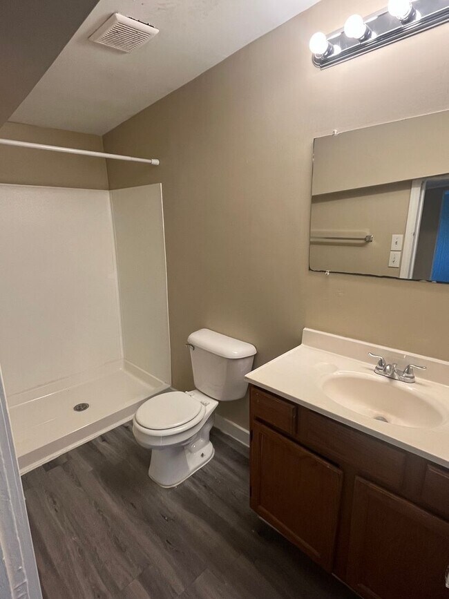 Building Photo - 235 Emming St