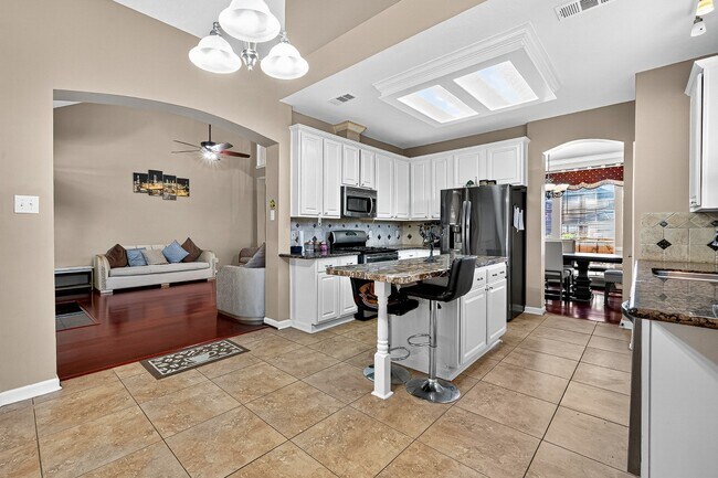 Building Photo - 2506 Parkhaven Dr