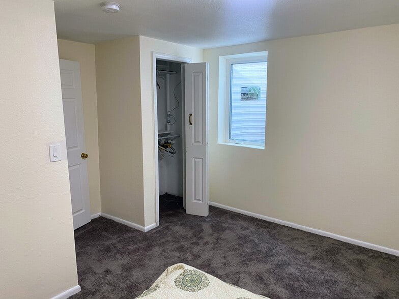 Room #2 - 1374 S Benton St