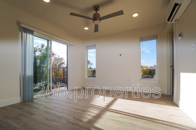 Building Photo - 4632 N Iota Ln