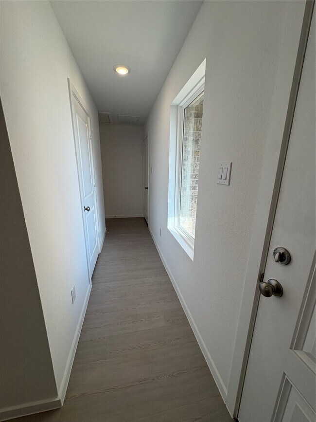 Building Photo - 909 Lago Laceno Ln