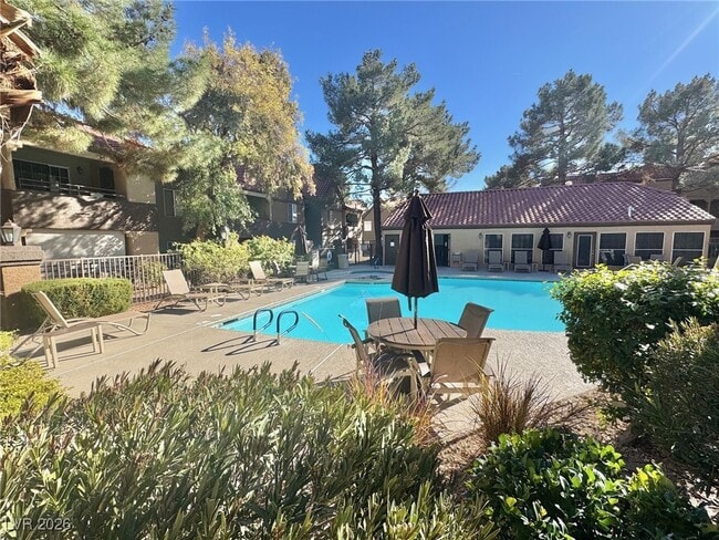 Building Photo - 2200 S Fort Apache Rd