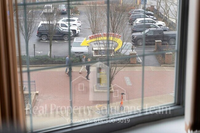 Building Photo - Downtown Condo!