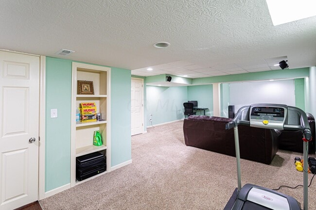 Building Photo - 5830 Prospect Ln