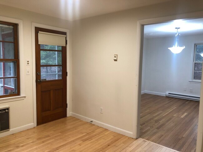 Building Photo - 53 Deerhaven Rd