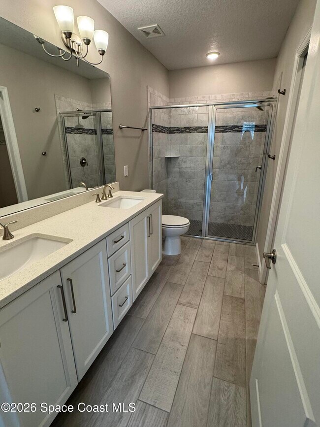 Building Photo - 49 Montecito Dr