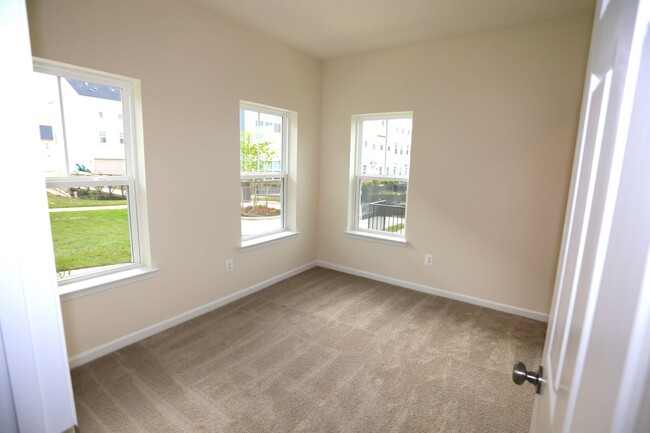 Building Photo - 14317 Summit View Ln