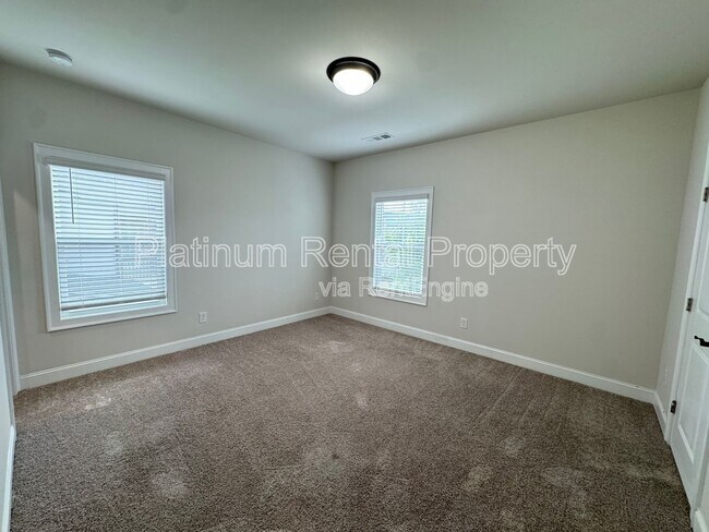 Building Photo - 705 Fieldcrest Park Ln