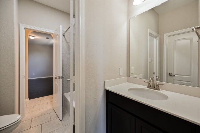 Building Photo - 27810 Burnett Hills Ln