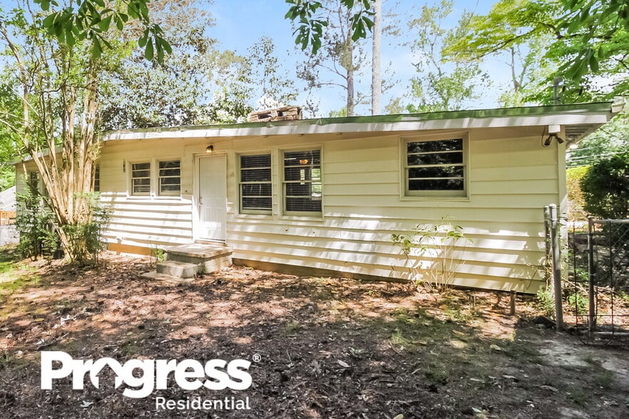 Building Photo - 379 Hilltop Circle Extension SW