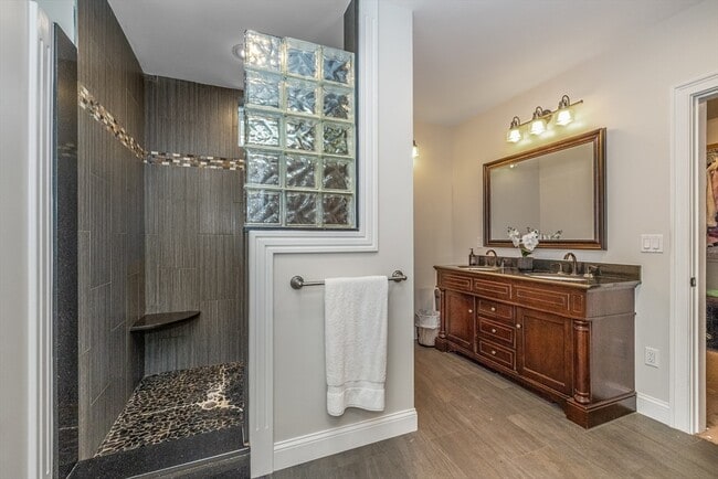 Building Photo - 9 Washington Ave