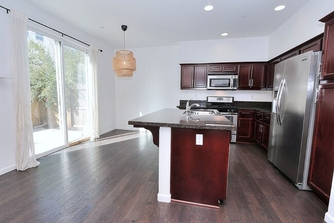 Building Photo - High Demand Park Place Home for Rent!