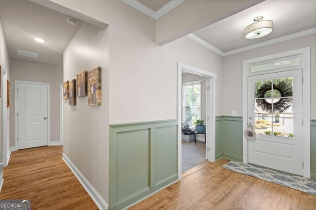 Building Photo - 2121 Charmond Dr