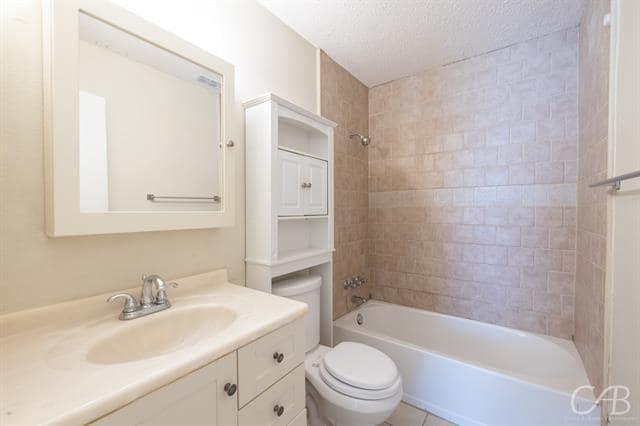 Building Photo - 3933 Notre Dame Cir