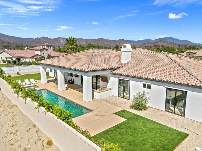Building Photo - 49636 Constitution Dr