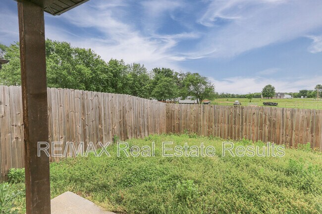 Building Photo - 1503 Purple Finch St