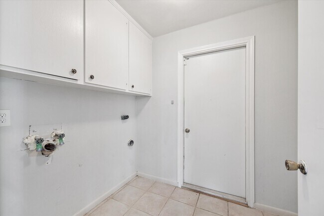 Building Photo - 12710 Westleigh Dr