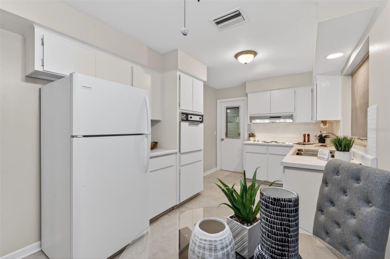 Building Photo - 13924 Barbados Dr