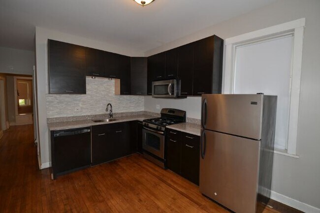 Building Photo - 4713 N Albany Ave