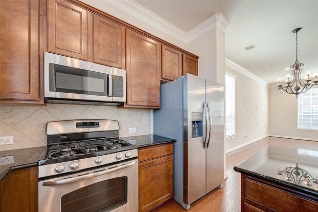 Building Photo - 3302 Clearview Cir