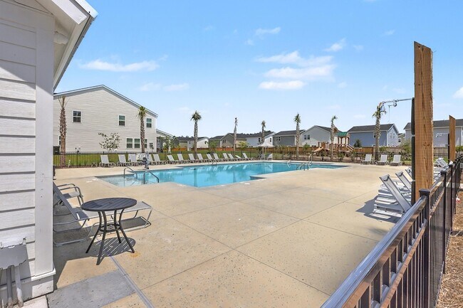 Building Photo - 762 Ridgley Dr