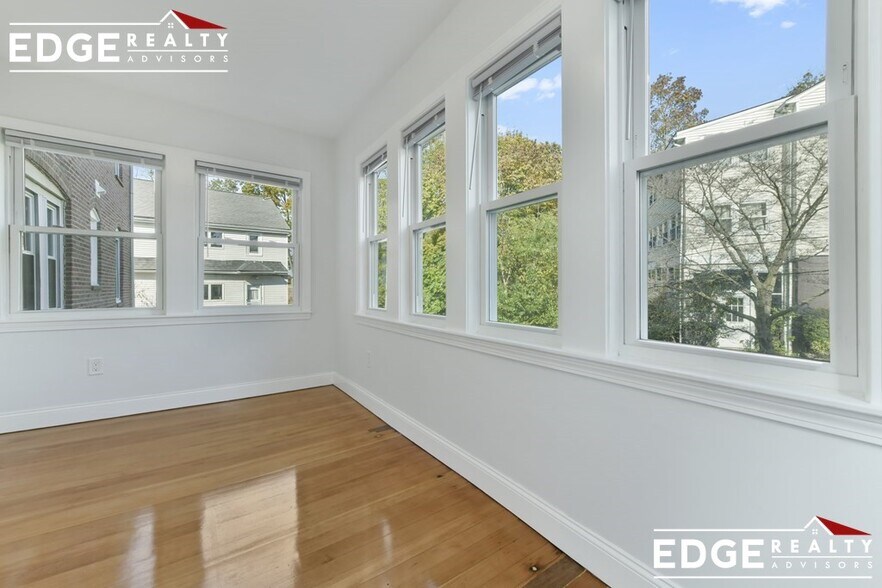 Building Photo - 60 Lane Park