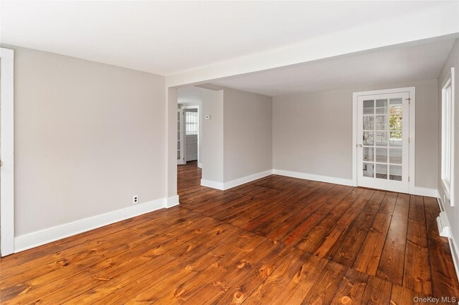 Building Photo - 277 Old Post Rd