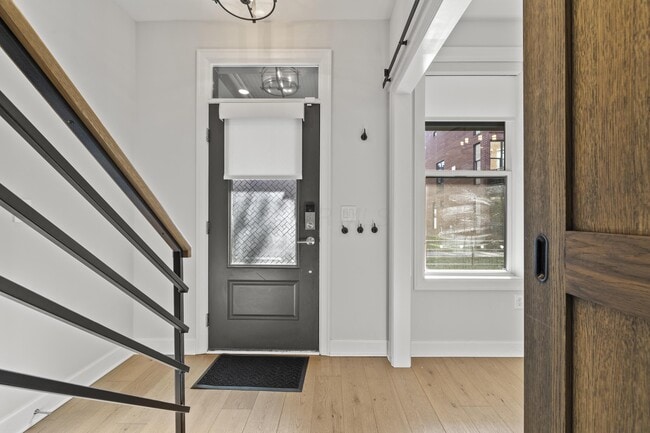 Building Photo - 297 Auden Ave