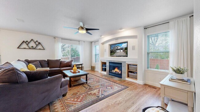 Building Photo - Beautiful Home in the Ridge Crest Neighbor...