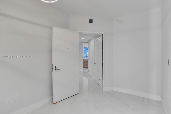 Building Photo - 16385 Biscayne Blvd