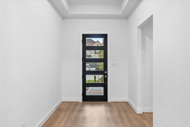 Building Photo - 26915 Longwood Ledge Ln