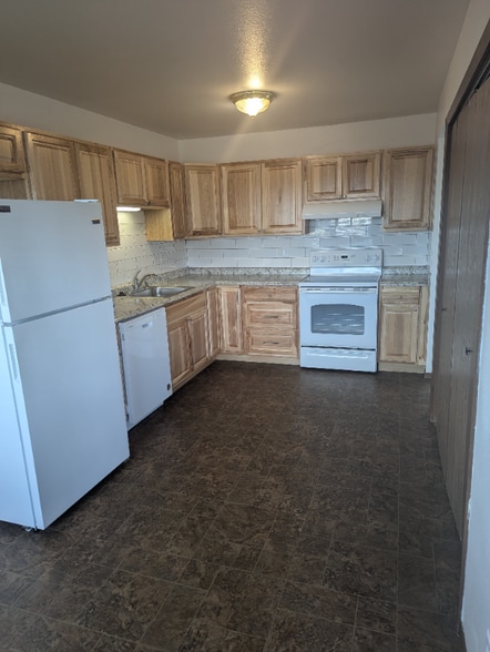 Building Photo - 3229 Frontier St