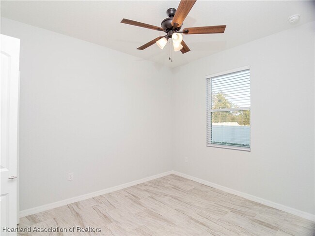 Building Photo - 1456 Kyra Ave