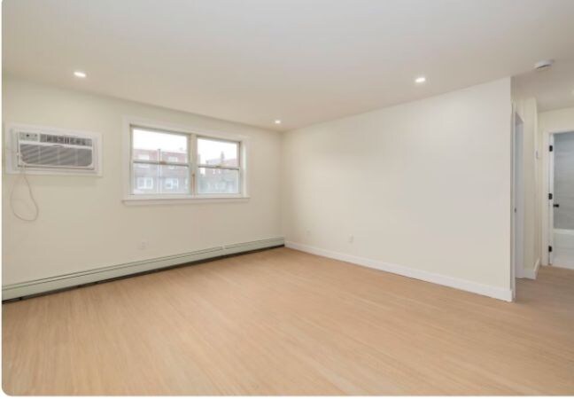 Building Photo - 921 Tyson Ave