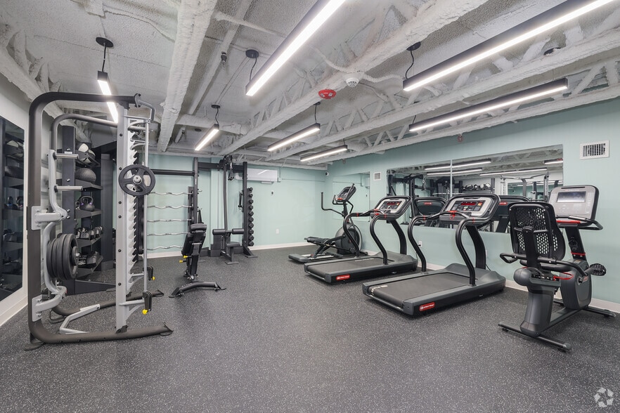 2BR, 2BA - 946SF - Fitness Center - Broadway250