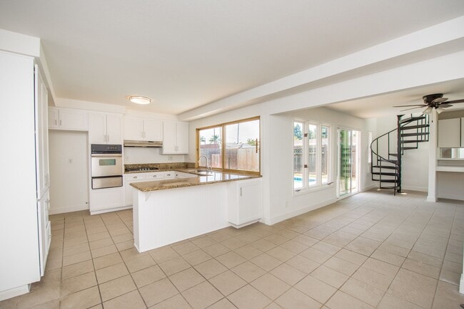 Building Photo - COSTA MESA: 3 Bedroom Single Story Home with a Pool